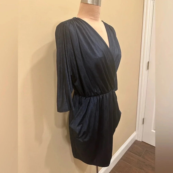 Forever 21 Navy Blue Wrap Around Casual Dress with Pockets Size Small - Picture 3 of 6
